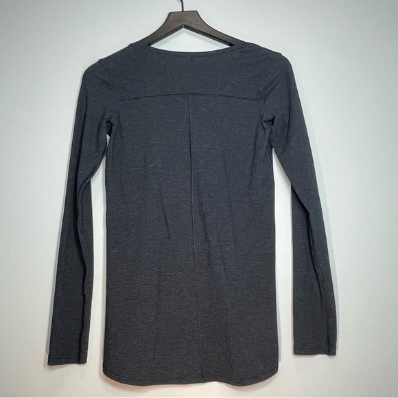 LULULEMON Women's Dark Gray Long Sleeve Loose Fit Top No Signs of Wear Size 4 - Picture 2 of 7